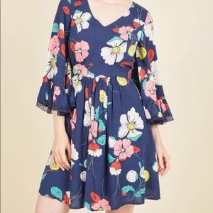 Modcloth blue floral  bell sleeve dress medium